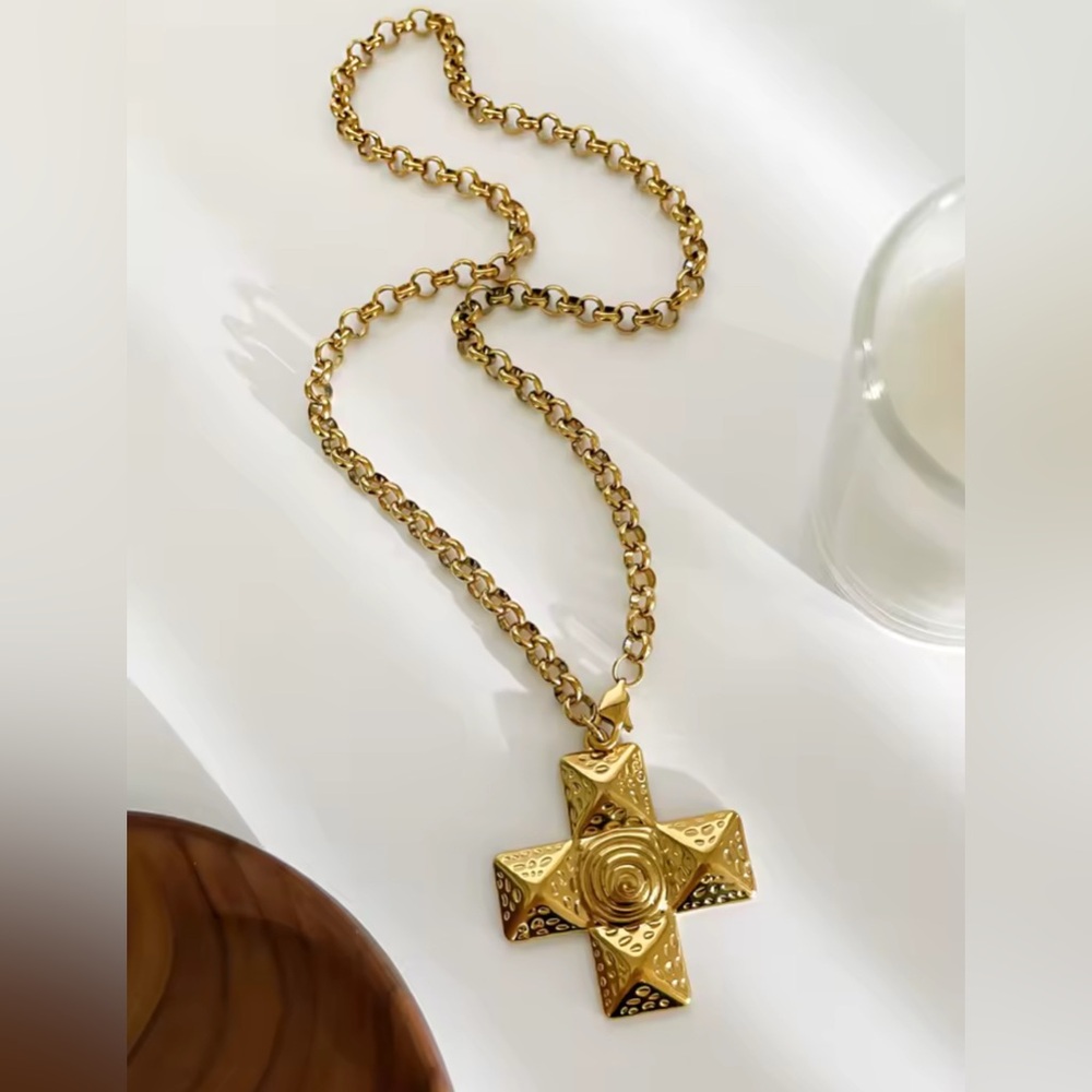 NEW 18K GOLD PLATED “ORION CROSS” STATEMENT NECKLACE - Picture 6 of 7